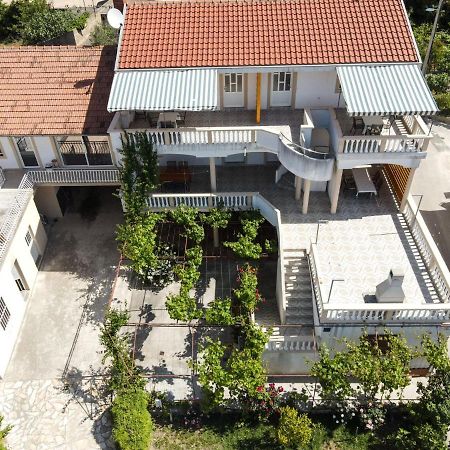 Rasin Apartments Pakostane Bagian luar foto