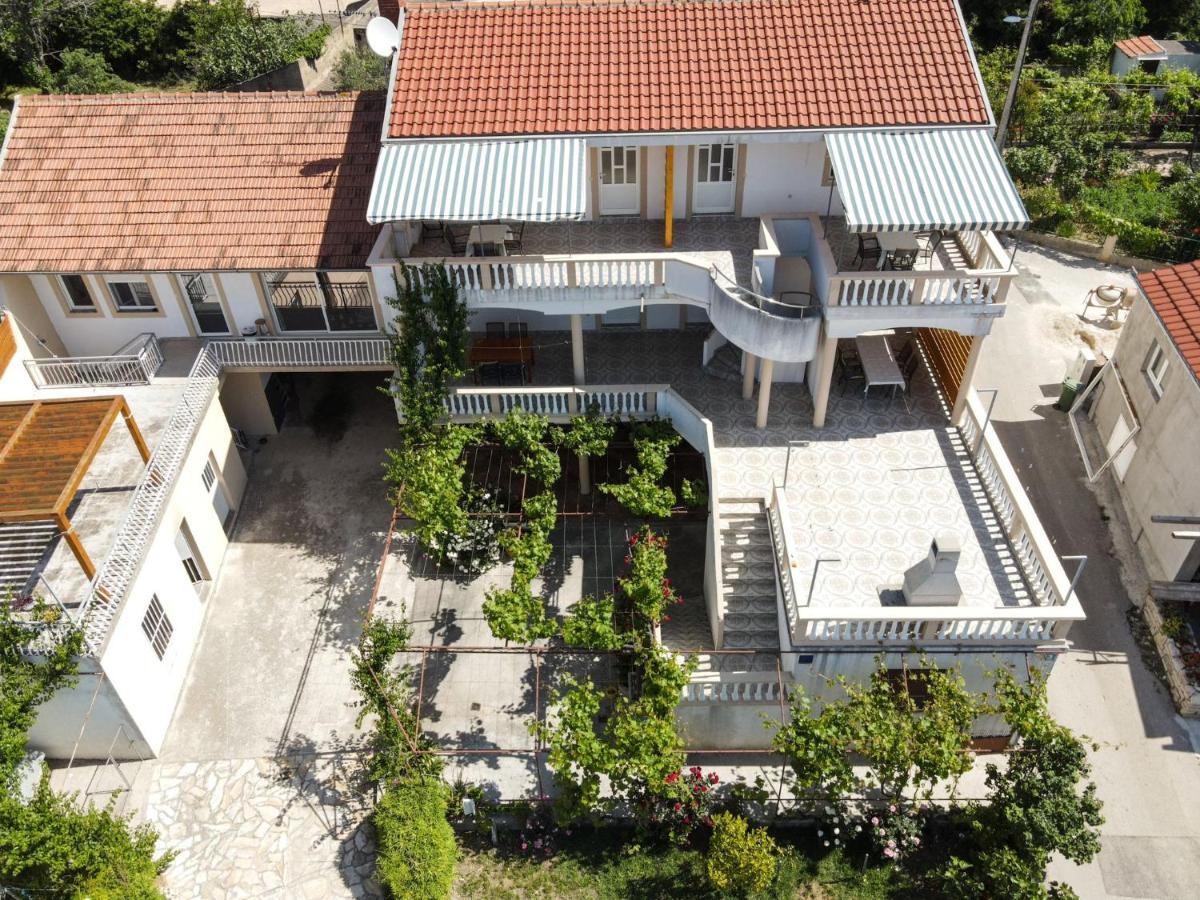 Rasin Apartments Pakostane Bagian luar foto