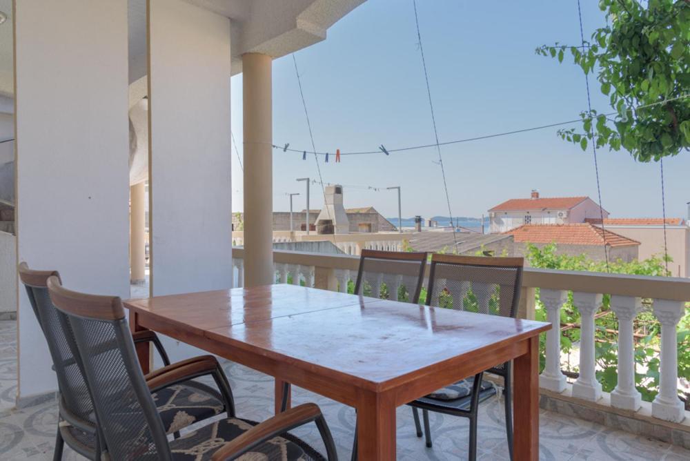 Rasin Apartments Pakostane Bagian luar foto