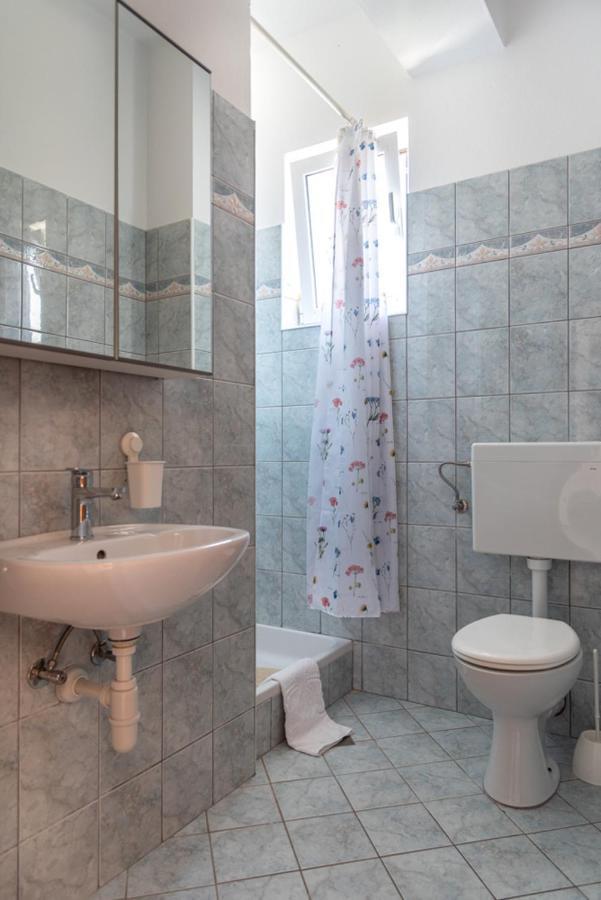 Rasin Apartments Pakostane Bagian luar foto