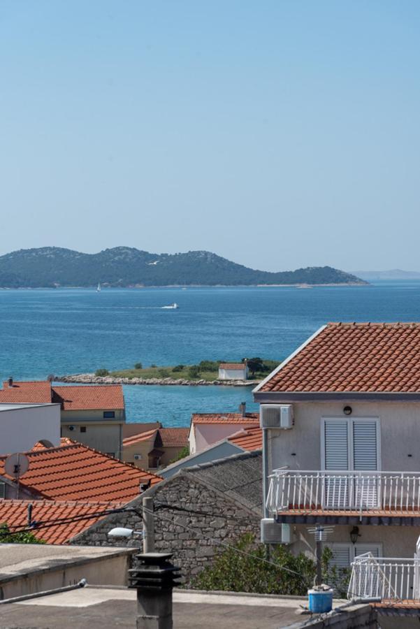 Rasin Apartments Pakostane Bagian luar foto