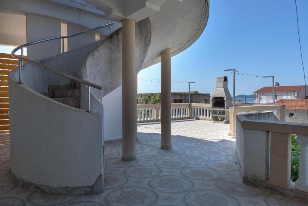 Rasin Apartments Pakostane Bagian luar foto